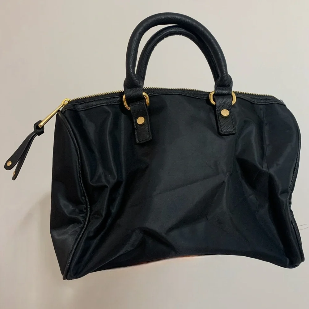 ✨ Victoria’s Sectet Handbag - Picture 3 of 7